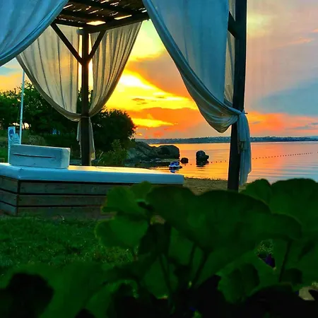 Апартаменты Sea Breeze Veranda In Santa Marina Созополь