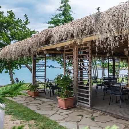Апартаменты Sea Breeze Veranda In Santa Marina Созополь