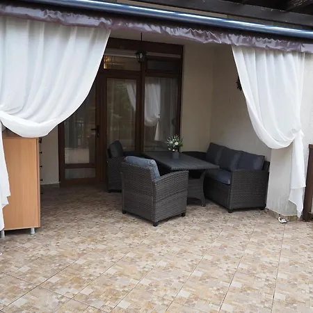 Апартаменты Sea Breeze Veranda In Santa Marina